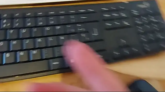 Snapshot of Elise_Nyx chatting on 11-19-25, 01:33 Elise Nyx online show from 11-19-25, 01:33