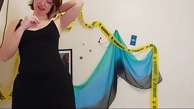 Snapshot of Elise_Nyx chatting on 11-21-25, 03:00 Elise Nyx online show from 11-21-25, 03:00