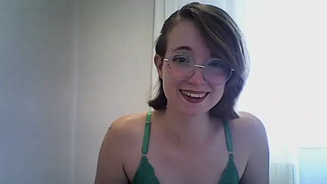 Snapshot of Elise_Nyx chatting on 12-03-25, 02:15 Elise Nyx online show from 12-03-25, 02:15