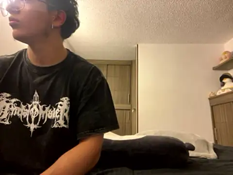 DesireLuxe online show from 01-13-26, 07:13