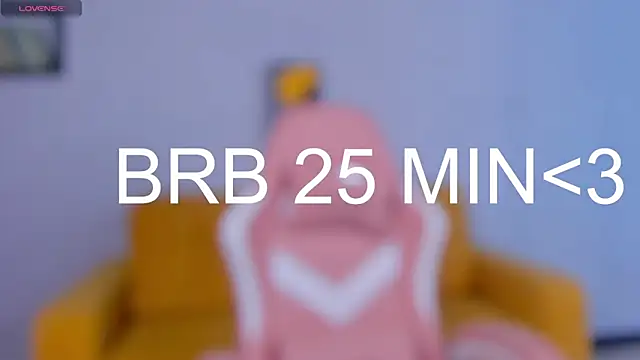 Snapshot of KristinMoore chatting on 03-18-25, 12:25 KristinMoore online show from 03-18-25, 12:25