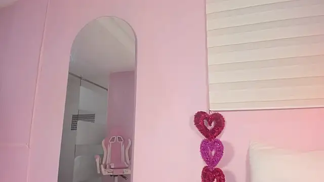 emily sweett24 online show from 03-06-25, 12:52