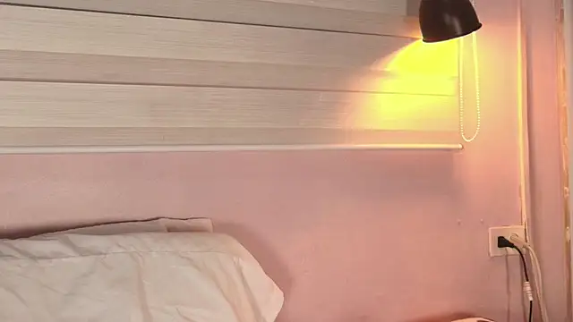 emily sweett24 online show from 10-09-25, 12:36