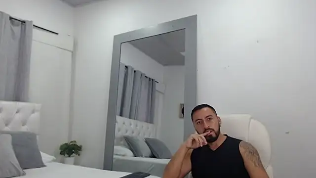 Snapshot of sebastian_colle chatting on 02-20-25, 12:04 sebastian colle online show from 02-20-25, 12:04