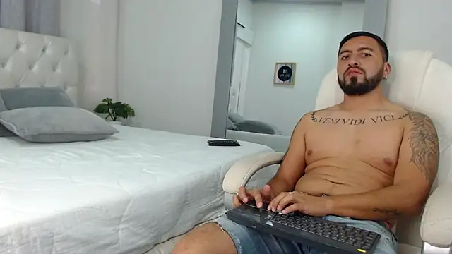 Snapshot of sebastian_colle chatting on 02-27-25, 03:15 sebastian colle online show from 02-27-25, 03:15