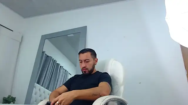 Snapshot of sebastian_colle chatting on 03-03-25, 12:16 sebastian colle online show from 03-03-25, 12:16