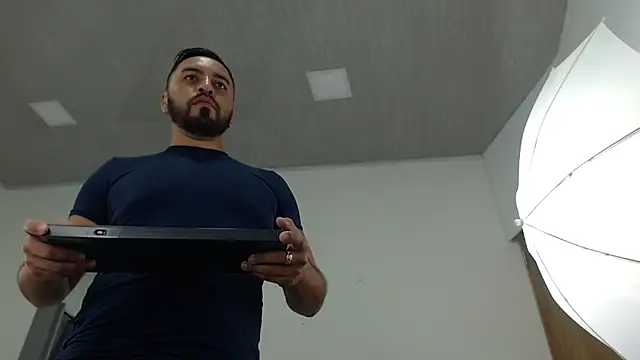 Snapshot of sebastian_colle chatting on 03-10-25, 07:18 sebastian colle online show from 03-10-25, 07:18