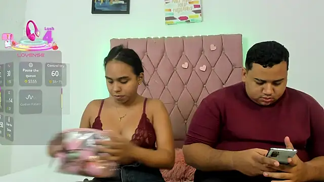 Snapshot of MICHAEL_AND_SHARON chatting on 11-25-25, 04:23 MICHAEL AND SHARON online show from 11-25-25, 04:23