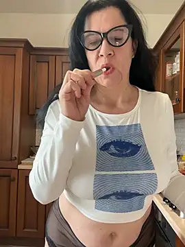 Snapshot of LadydeSade chatting on 02-24-26, 12:36 LadydeSade online show from 02-24-26, 12:36