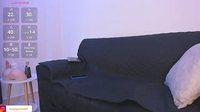 Snapshot of Angelgarcia_ chatting on 10-23-25, 10:52 Angelgarcia online show from 10-23-25, 10:52