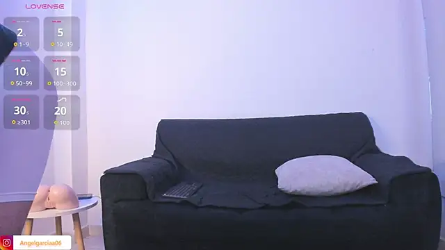 Snapshot of Angelgarcia_ chatting on 10-26-25, 06:03 Angelgarcia online show from 10-26-25, 06:03