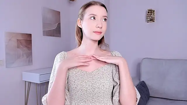 Snapshot of SunnivaCovil chatting on 02-25-25, 11:52 SunnivaCovil online show from 02-25-25, 11:52