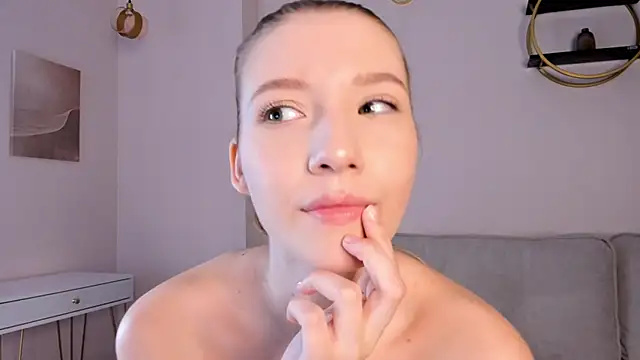 Snapshot of SunnivaCovil chatting on 02-26-25, 05:07 SunnivaCovil online show from 02-26-25, 05:07