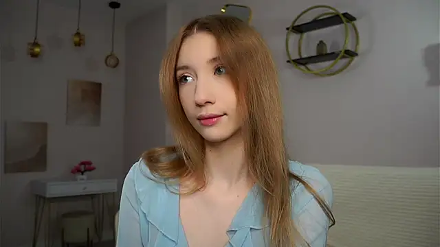 Snapshot of SunnivaCovil chatting on 09-17-25, 01:46 SunnivaCovil online show from 09-17-25, 01:46