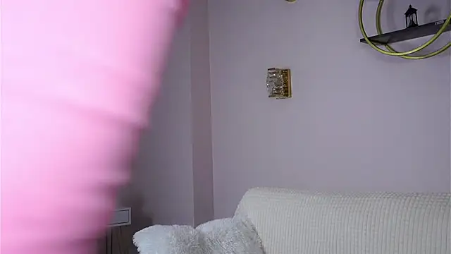 Snapshot of SunnivaCovil chatting on 11-15-25, 02:46 SunnivaCovil online show from 11-15-25, 02:46