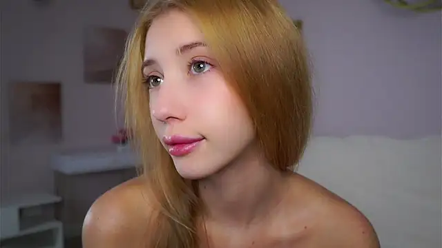 Snapshot of SunnivaCovil chatting on 11-18-25, 02:54 SunnivaCovil online show from 11-18-25, 02:54