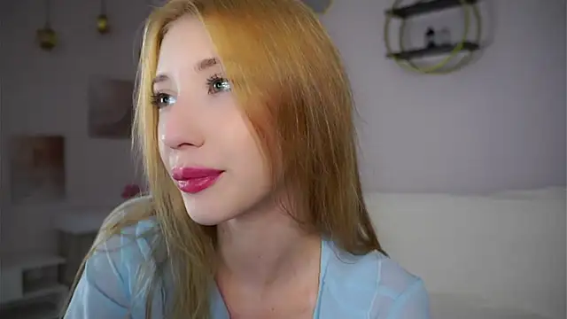 Snapshot of SunnivaCovil chatting on 12-05-25, 02:58 SunnivaCovil online show from 12-05-25, 02:58