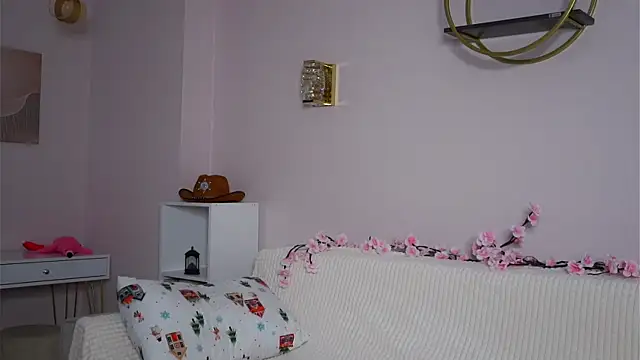 Snapshot of SunnivaCovil chatting on 02-05-26, 02:43 SunnivaCovil online show from 02-05-26, 02:43