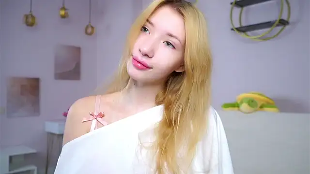 Snapshot of SunnivaCovil chatting on 02-13-26, 02:46 SunnivaCovil online show from 02-13-26, 02:46