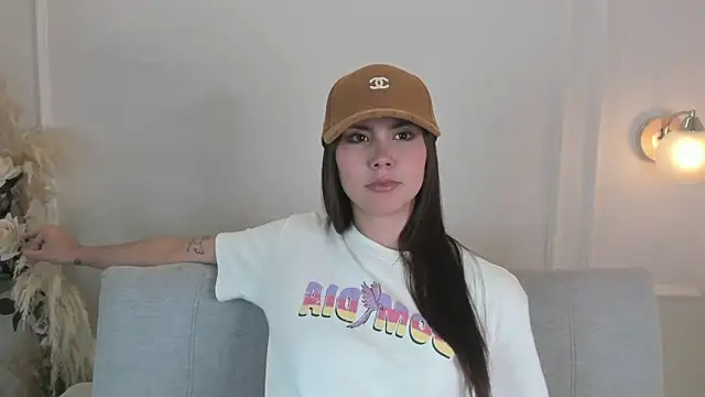 Snapshot of Celeste_99 chatting on 03-13-25, 03:44 Celeste 99 online show from 03-13-25, 03:44