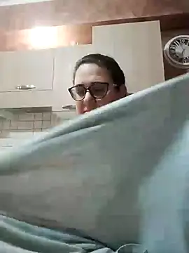 Snapshot of Dolcecurvy chatting on 02-04-26, 10:36 Dolcecurvy online show from 02-04-26, 10:36