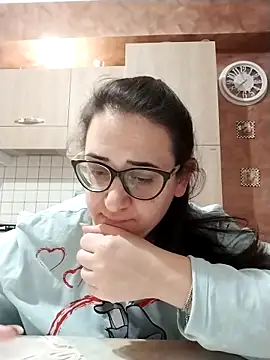 Snapshot of Dolcecurvy chatting on 03-15-26, 10:38 Dolcecurvy online show from 03-15-26, 10:38