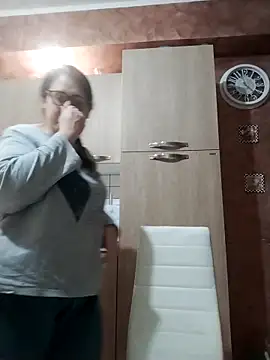 Snapshot of Dolcecurvy chatting on 03-17-26, 10:24 Dolcecurvy online show from 03-17-26, 10:24