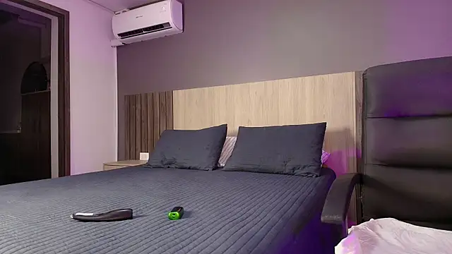 Ashly hills online show from 03-04-25, 03:33