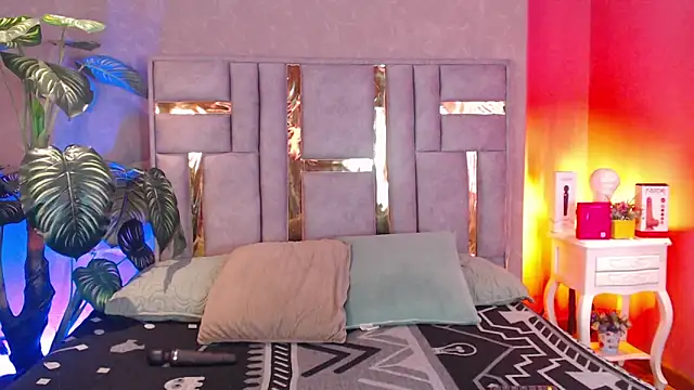 Tyla Ks online show from 09-16-25, 07:37