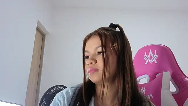 Snapshot of sophia_ramirez12 chatting on 06-25-26, 02:22 sophia ramirez12 online show from 06-25-26, 02:22