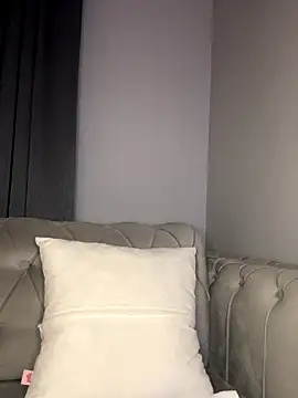 Snapshot of laraaaaaa chatting on 10-27-25, 04:55 laraaaaaa online show from 10-27-25, 04:55