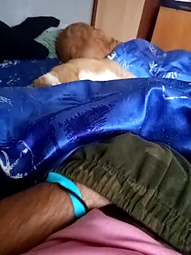 Snapshot of GrindingOvermuch chatting on 10-14-25, 06:36 GrindingOvermuch online show from 10-14-25, 06:36