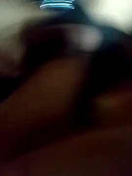 Snapshot of GrindingOvermuch chatting on 12-23-25, 04:32 GrindingOvermuch online show from 12-23-25, 04:32