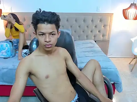 leslieanddrako online show from 10-05-25, 05:33