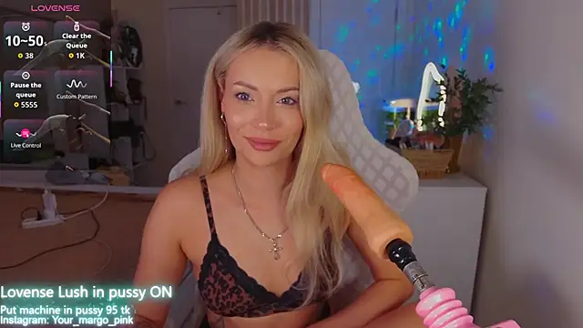Snapshot of Margony chatting on 06-06-26, 05:23 Margony online show from 06-06-26, 05:23