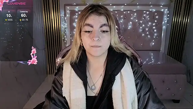 lili conor s online show from 11-18-25, 03:12