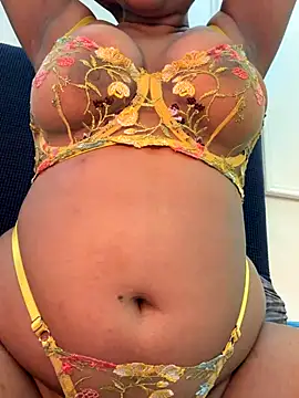 Snapshot of isha_sassy chatting on 11-26-25, 05:36 isha sassy online show from 11-26-25, 05:36