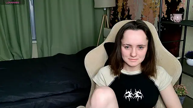 Snapshot of Luna_Loveee chatting on 03-15-25, 03:40 Luna Loveee online show from 03-15-25, 03:40