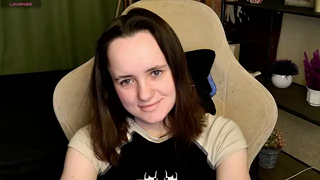 Snapshot of Luna_Loveee chatting on 03-17-25, 03:47 Luna Loveee online show from 03-17-25, 03:47