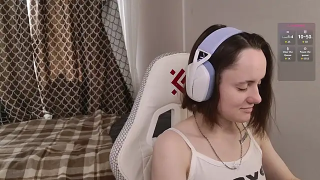 Snapshot of Luna_Loveee chatting on 09-14-25, 05:06 Luna Loveee online show from 09-14-25, 05:06