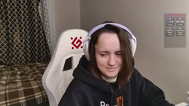 Snapshot of Luna_Loveee chatting on 09-18-25, 03:41 Luna Loveee online show from 09-18-25, 03:41