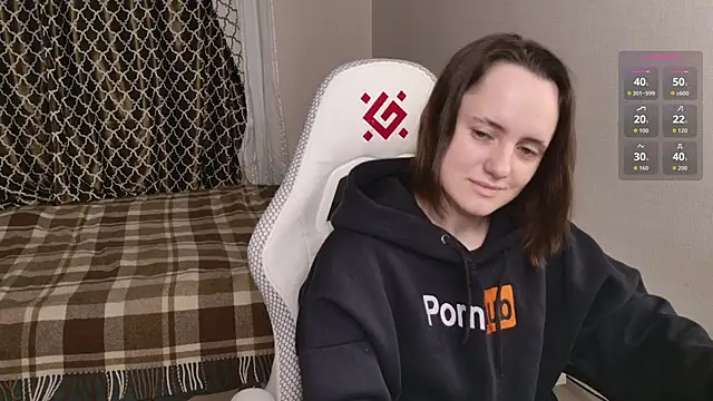 Snapshot of Luna_Loveee chatting on 09-19-25, 03:41 Luna Loveee online show from 09-19-25, 03:41