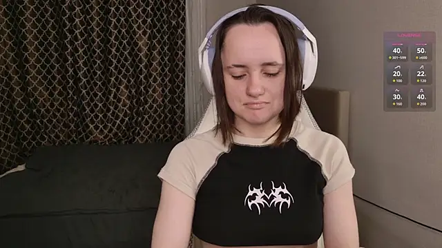 Snapshot of Luna_Loveee chatting on 10-11-25, 03:17 Luna Loveee online show from 10-11-25, 03:17