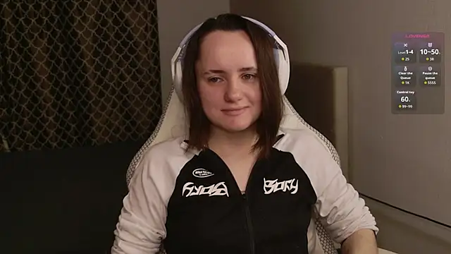 Snapshot of Luna_Loveee chatting on 11-07-25, 04:01 Luna Loveee online show from 11-07-25, 04:01