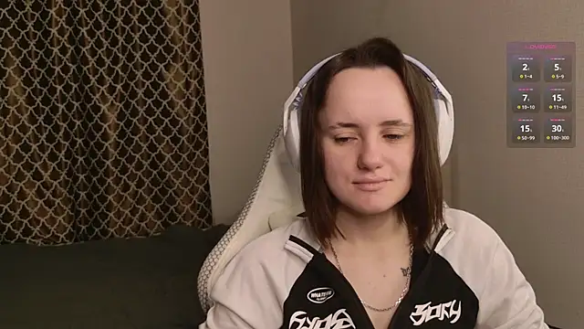 Snapshot of Luna_Loveee chatting on 11-17-25, 03:23 Luna Loveee online show from 11-17-25, 03:23