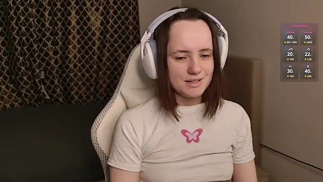 Snapshot of Luna_Loveee chatting on 11-24-25, 03:17 Luna Loveee online show from 11-24-25, 03:17