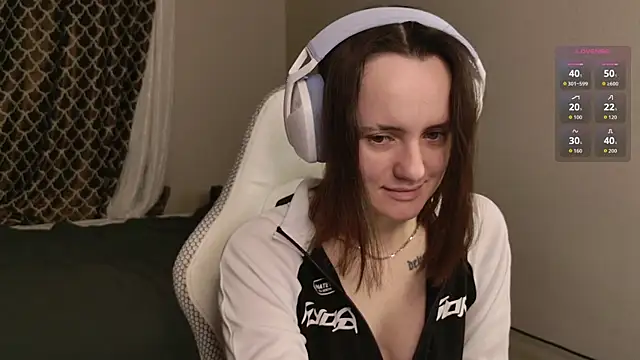 Snapshot of Luna_Loveee chatting on 11-27-25, 03:41 Luna Loveee online show from 11-27-25, 03:41