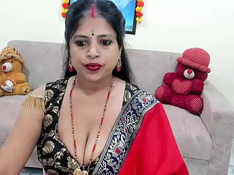 Snapshot of leahgotiii chatting on 10-13-25, 03:28 leahgotiii online show from 10-13-25, 03:28