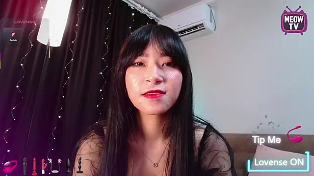 Snapshot of miyakimi0101 chatting on 09-12-25, 12:33 miyakimi0101 online show from 09-12-25, 12:33