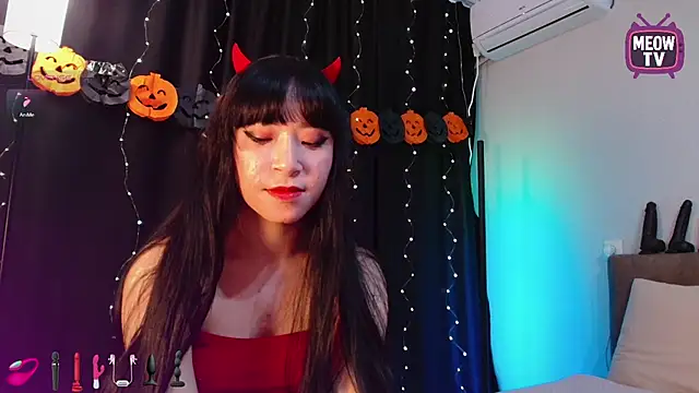 Snapshot of miyakimi0101 chatting on 10-23-25, 12:10 miyakimi0101 online show from 10-23-25, 12:10